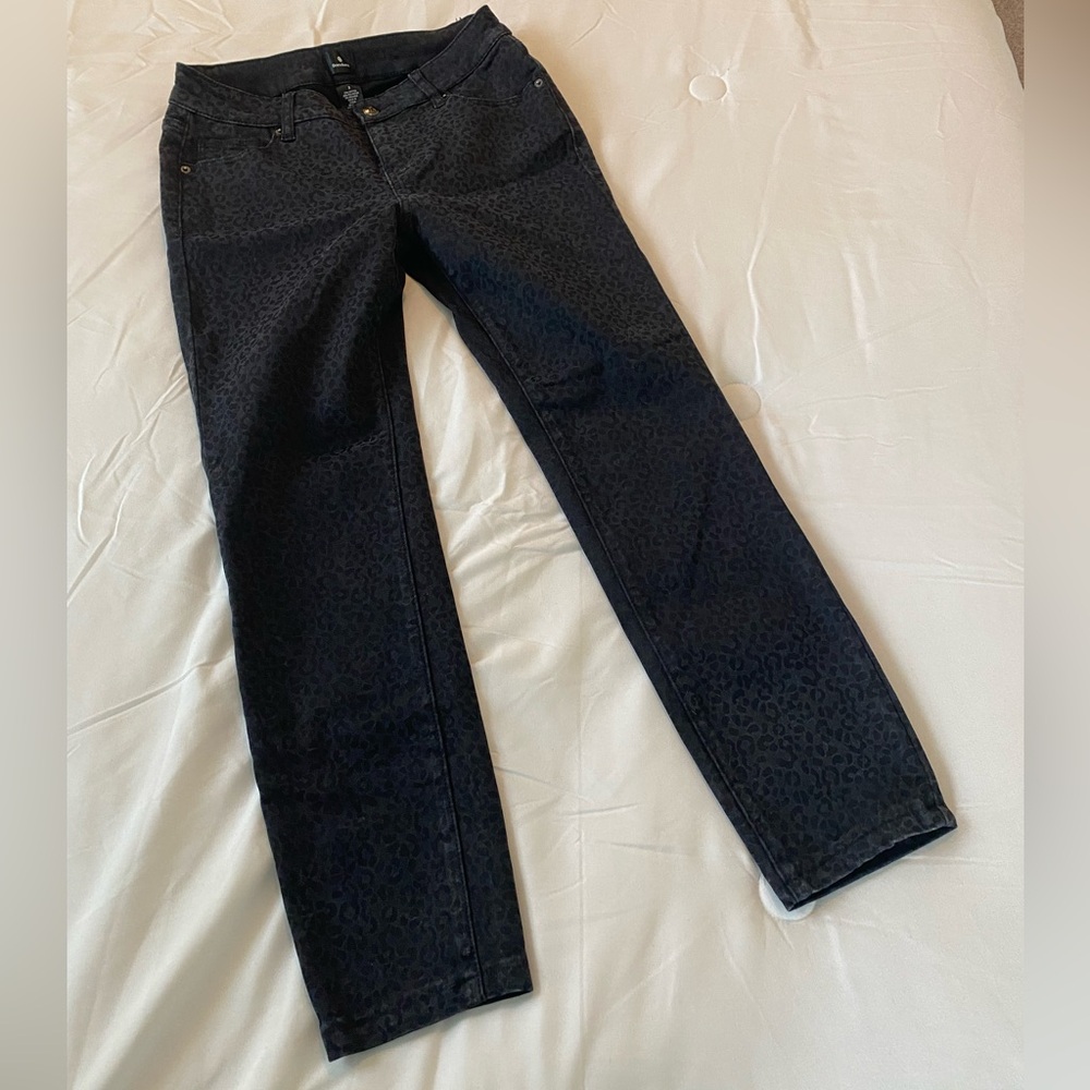 DRESS BARN Animal Print Black Jeans. Great Condition!  Mid-Rise Skinny.